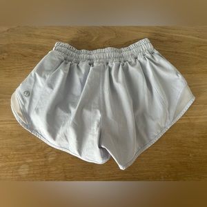Lavender Lululemon Hotty Hot 2.5in